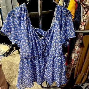BLUE & WHITE FLOWER BLOUSE